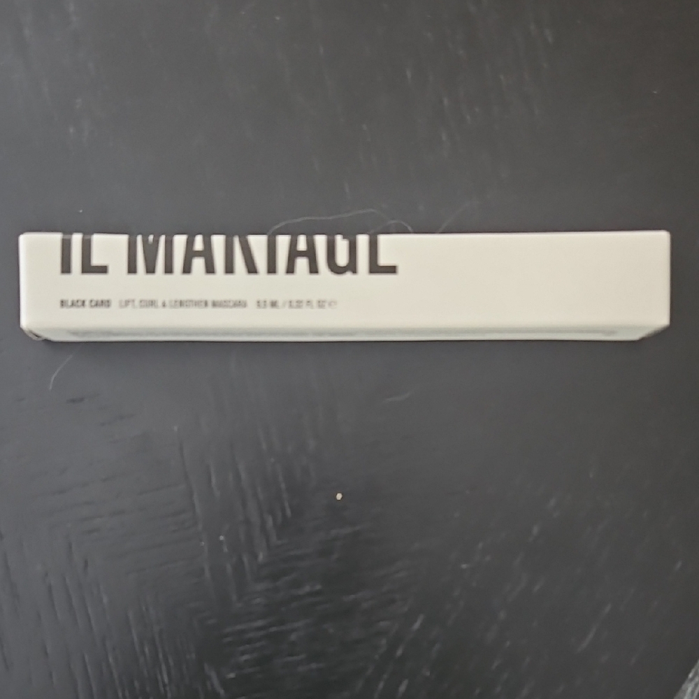 IL MAKIAGE Black Card Mascara in White Box